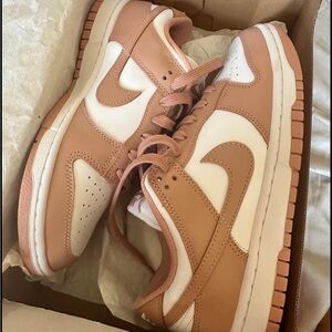 Nike Dunk Low White/Rose Whisper Women’s 9 BRAND NEW NEVER WORN
